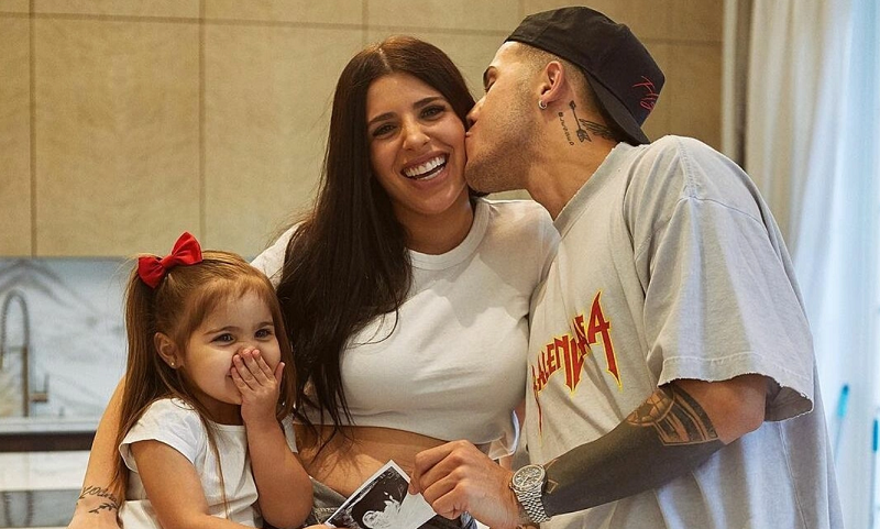 anh-gia-dinh-tuong-em-am-cua-enzo-fernandez-lai-thoi-bung-nghi-van-ran-nut-hon-nhan